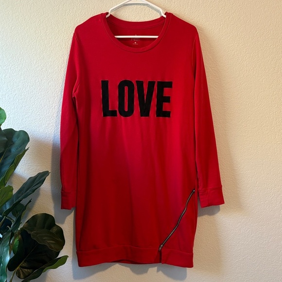 New York & Company SoHo Red LOVE oversized sweatshirt with zipper - Picture 1 of 5